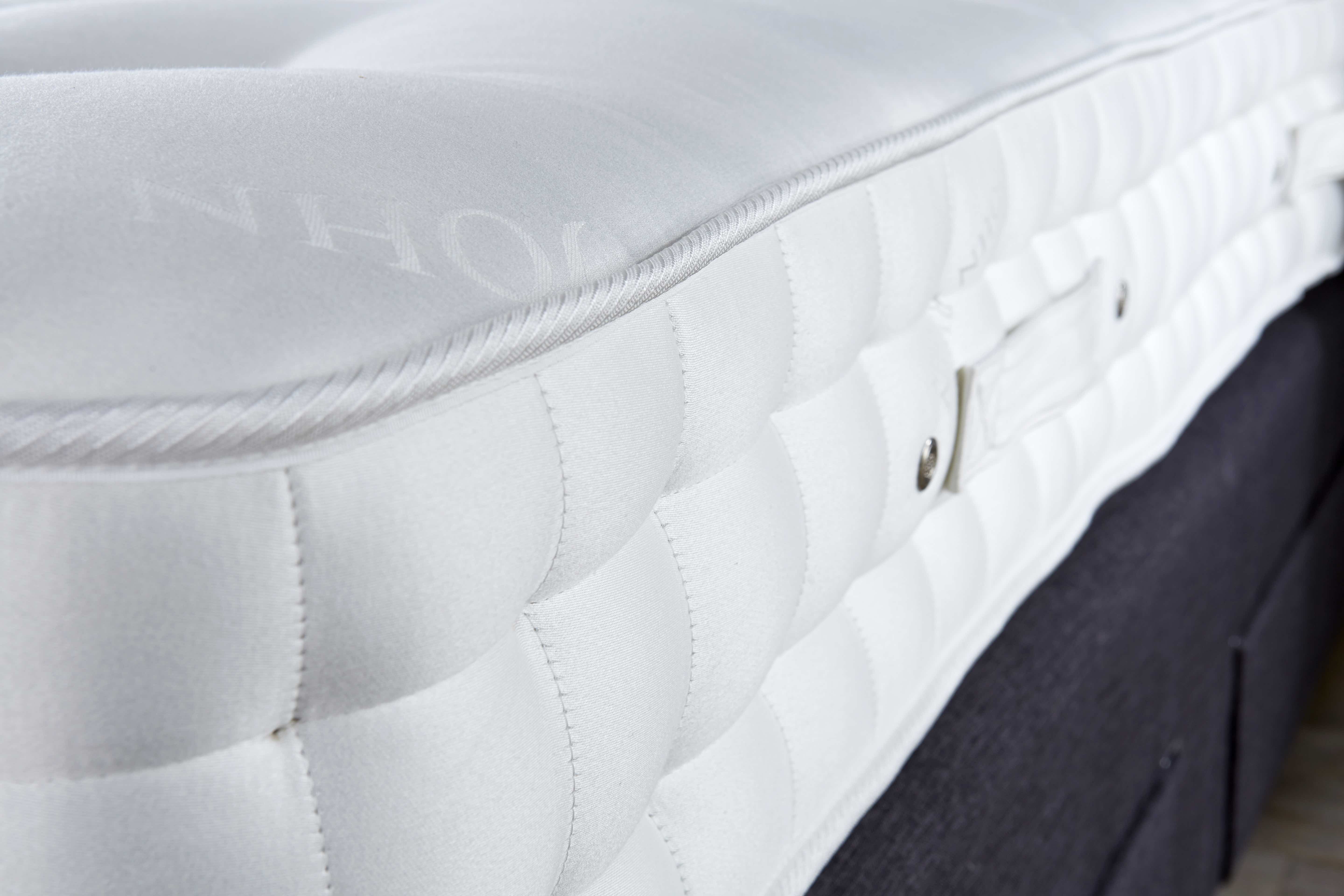 The side panel of the Artisan 1500 vegan mattress