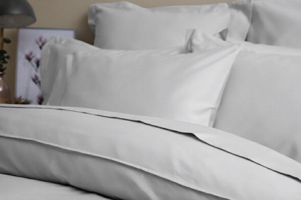 Artisan bedding pack in platinum