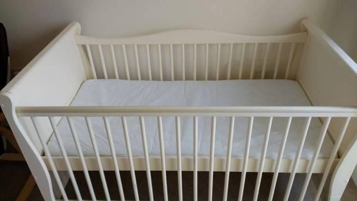 Cot bed at highest position